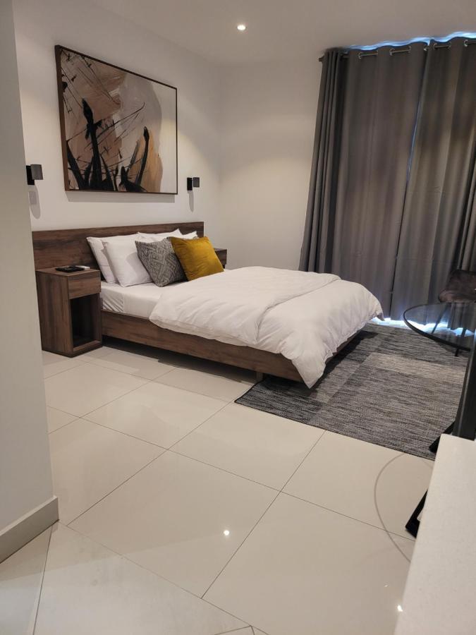 Rt Properties @ The Lennox Airport Residential Accra Buitenkant foto
