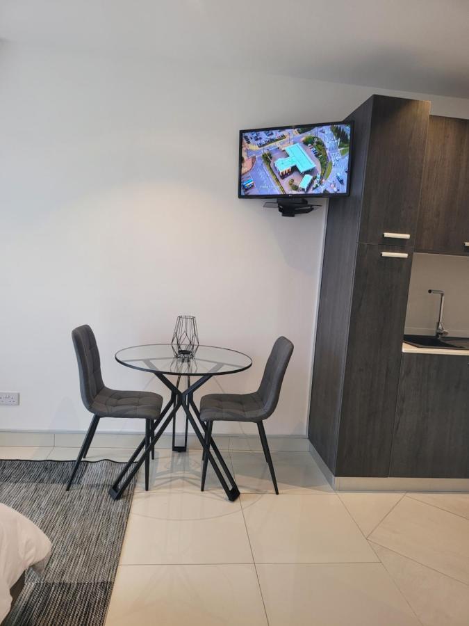 Rt Properties @ The Lennox Airport Residential Accra Buitenkant foto
