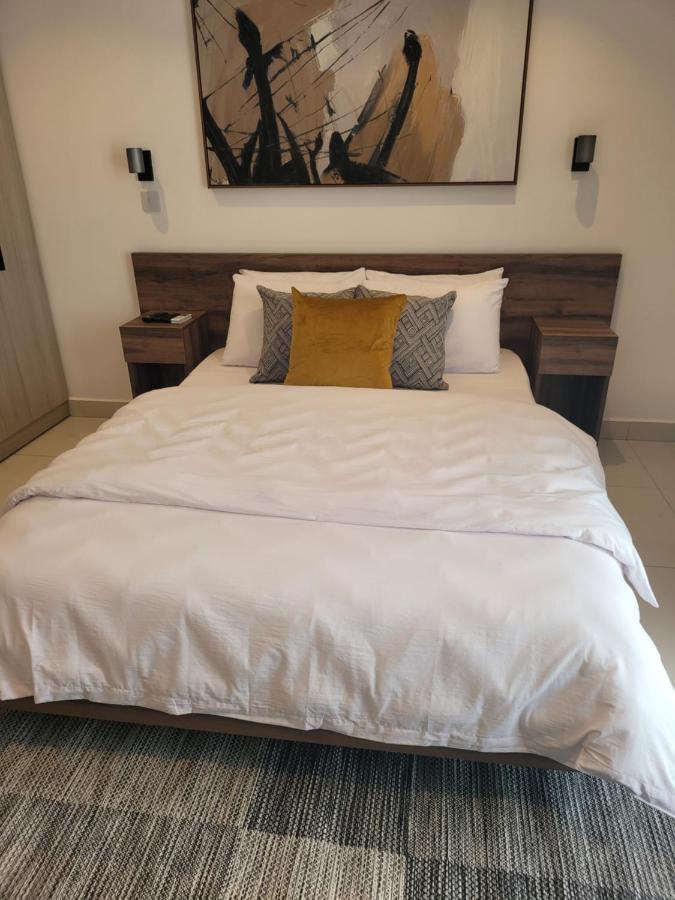 Rt Properties @ The Lennox Airport Residential Accra Buitenkant foto