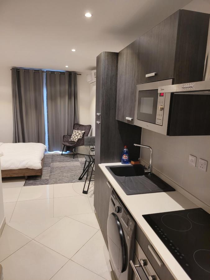 Rt Properties @ The Lennox Airport Residential Accra Buitenkant foto