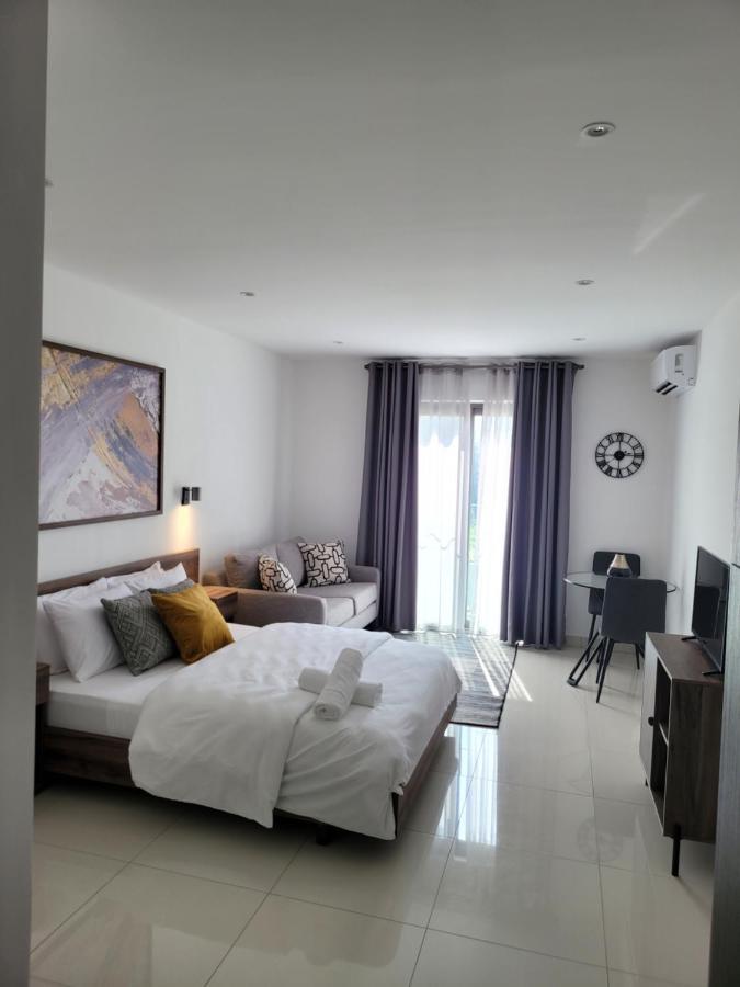 Rt Properties @ The Lennox Airport Residential Accra Buitenkant foto
